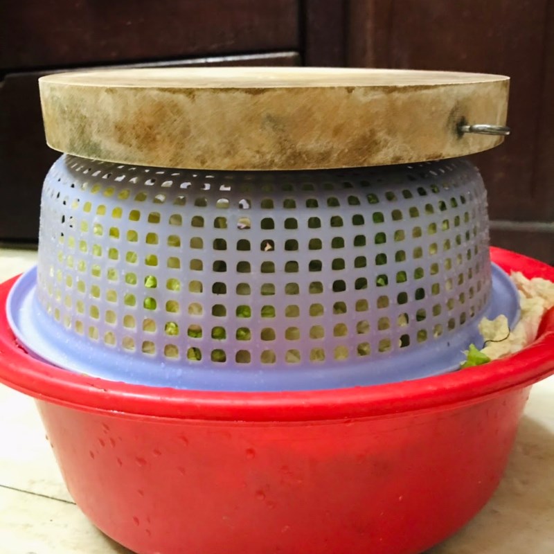 Bước 1 Sơ chế cải thảo Kim chi cải thảo Hàn Quốc (công thức được chia sẻ từ người dùng)