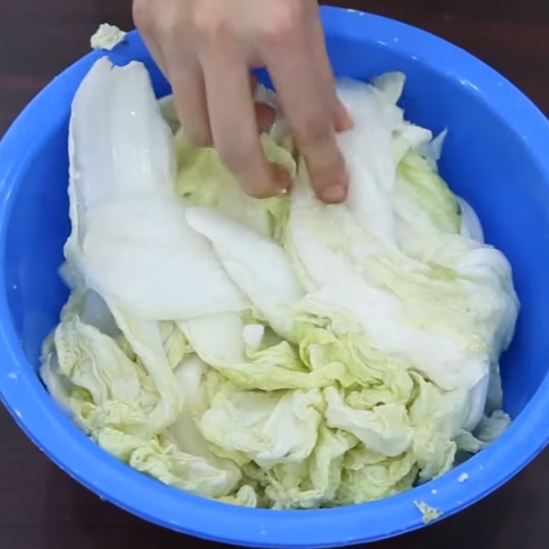 Bước 1 Sơ chế cải thảo Kim chi cải thảo Hàn Quốc
