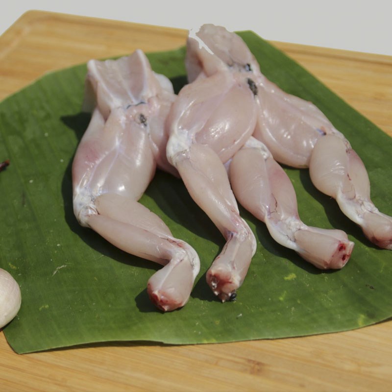 Bước 1 Sơ chế ếch Ếch xào lá tía tô