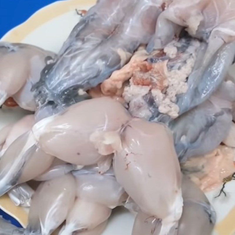Bước 1 Sơ chế ếch Lẩu ếch chua ngọt