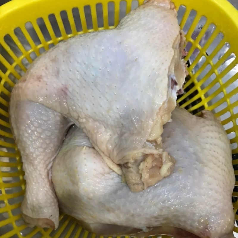 Bước 1 Sơ chế gà Cháo gà đậu xanh (công thức được chia sẻ từ người dùng)