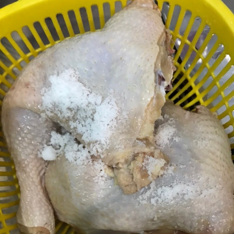 Bước 1 Sơ chế gà Cháo gà đậu xanh (công thức được chia sẻ từ người dùng)