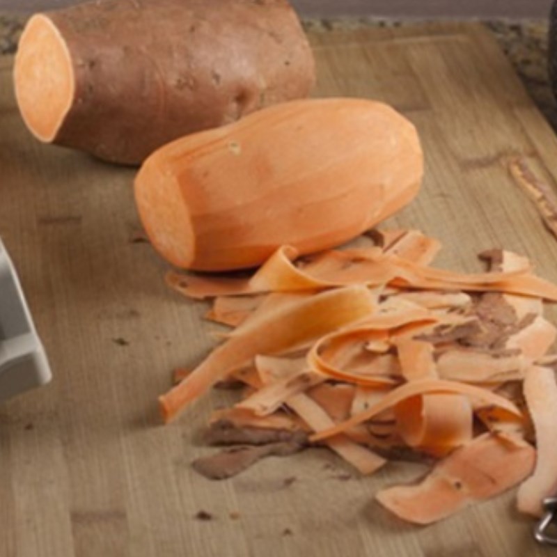 Bước 2 Sơ chế khoai Snack khoai lang
