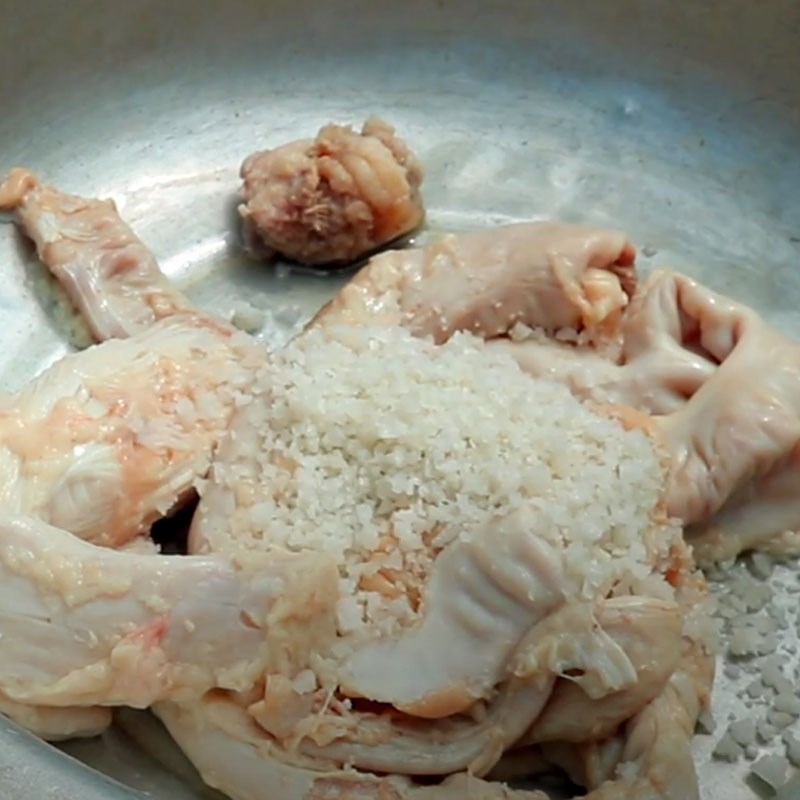 Bước 1 Sơ chế lòng heo Lòng nướng nghệ