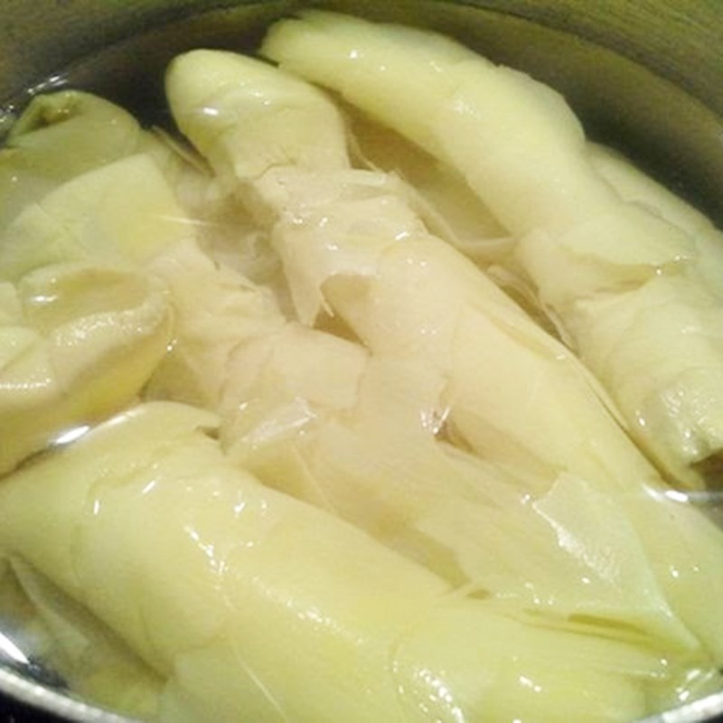 Bước 1 Sơ chế măng và xương heo Bún măng xương heo