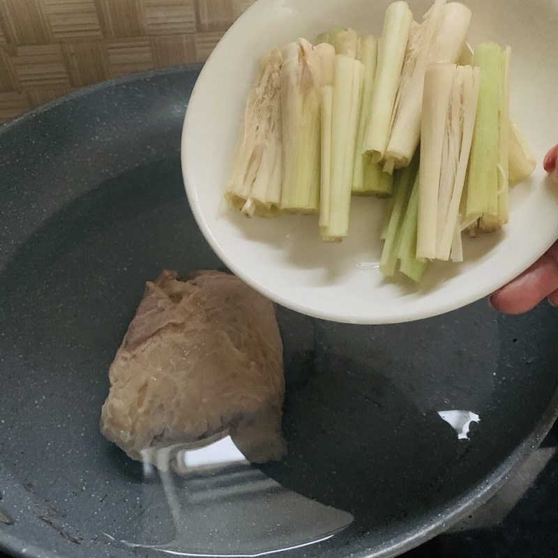 Bước 2 Sơ chế nạm bò Bún nạm bò