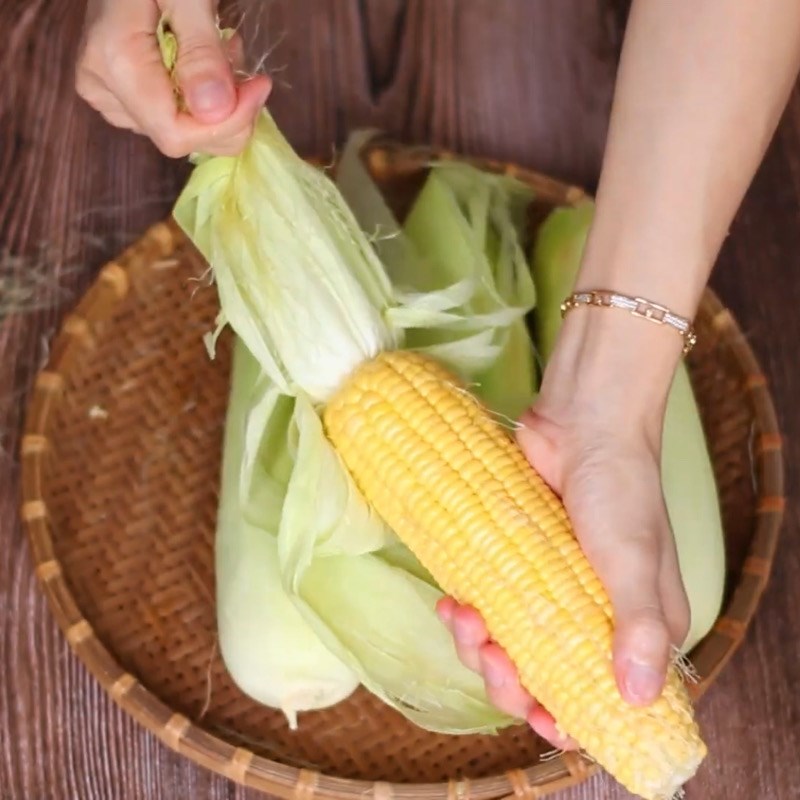 Bước 1 Sơ chế ngô Sữa ngô bằng máy ép chậm