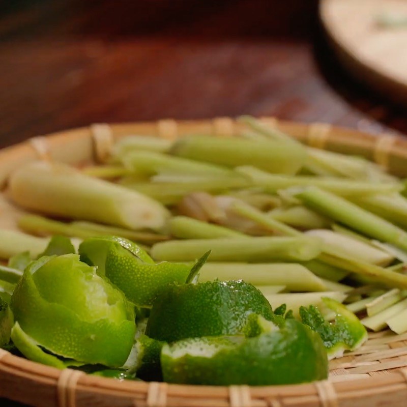 Bước 1 Sơ chế nguyên liệu Nước chanh sả mật ong