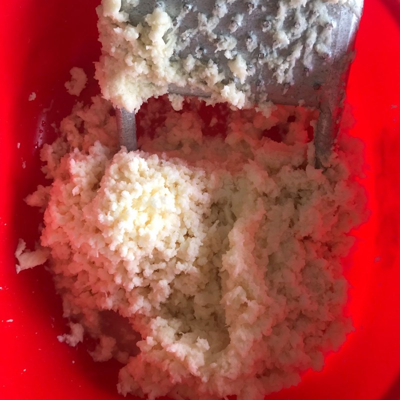 Bước 1 Sơ chế khoai mì Chè khoai mì viên