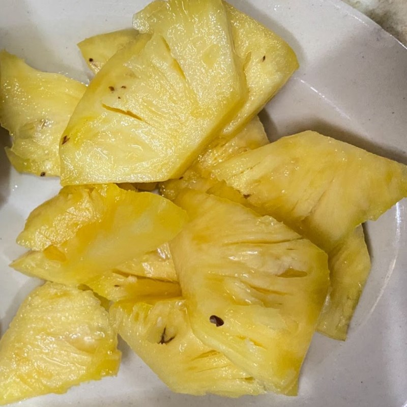 Bước 1 Sơ chế nguyên liệu Nước ép dứa chanh dây