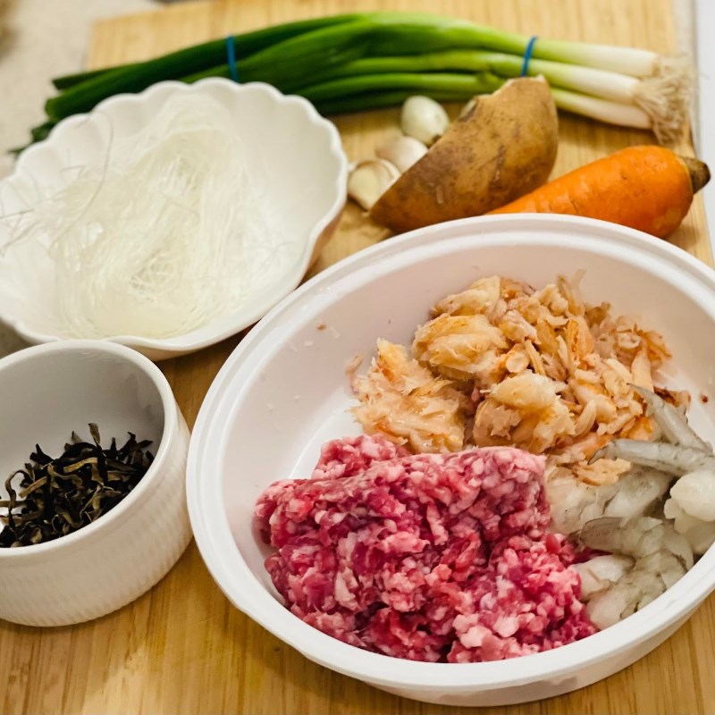 Bước 1 Sơ chế nguyên liệu Bún nem cua bể