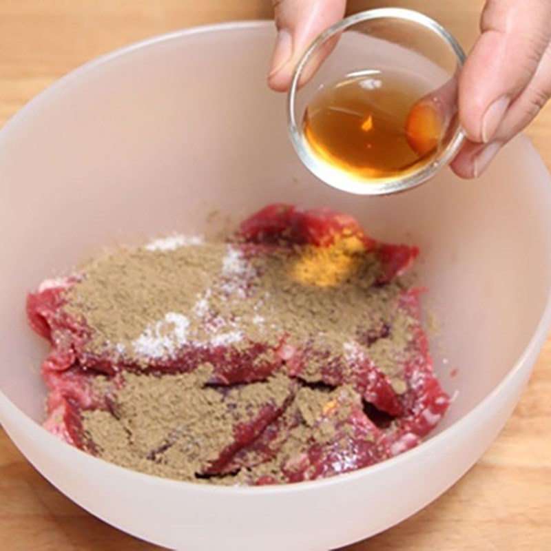 Bước 1 Sơ chế nguyên liệu Khô bò bằng nồi cơm điện