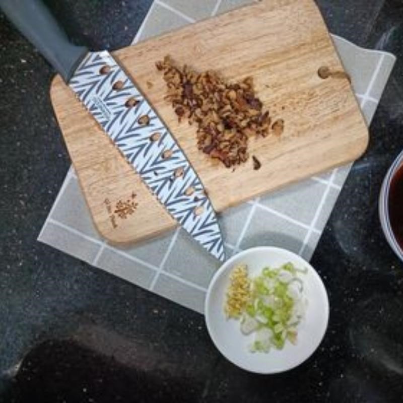 Bước 1 Sơ chế nguyên liệu Bún gạo lứt trộn chay