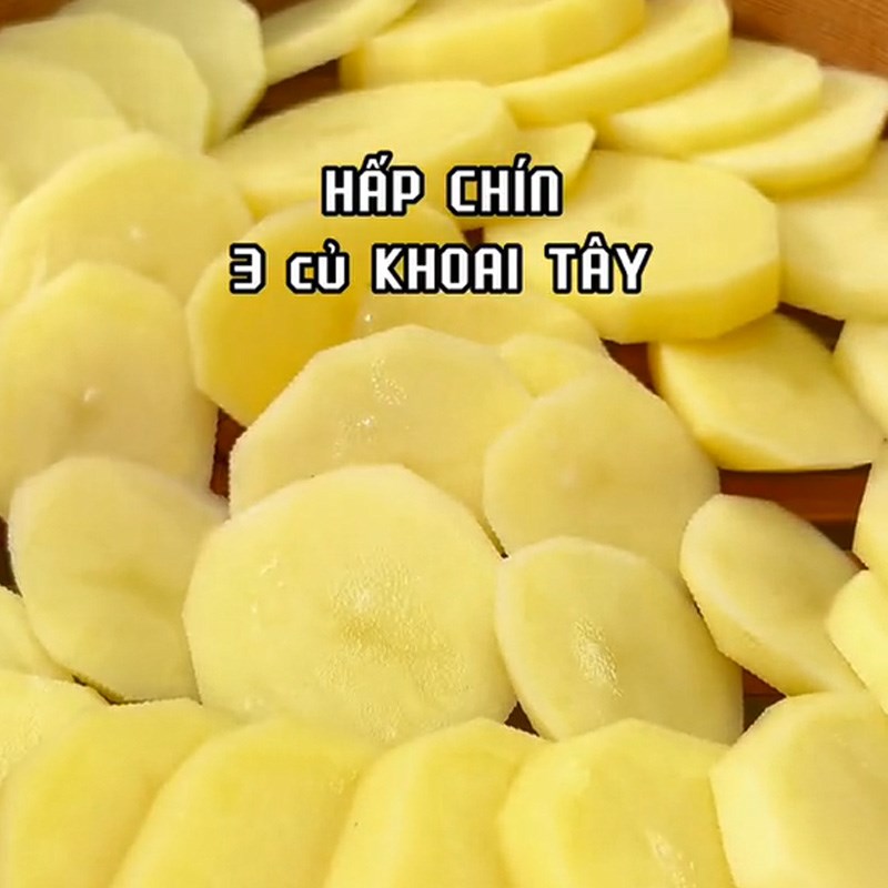 Bước 1 Sơ chế nguyên liệu Bánh khoai tây chiên (Công thức được chia sẻ từ TikTok Cách Nấu Ngon cùng Cách Nấu Ngon)