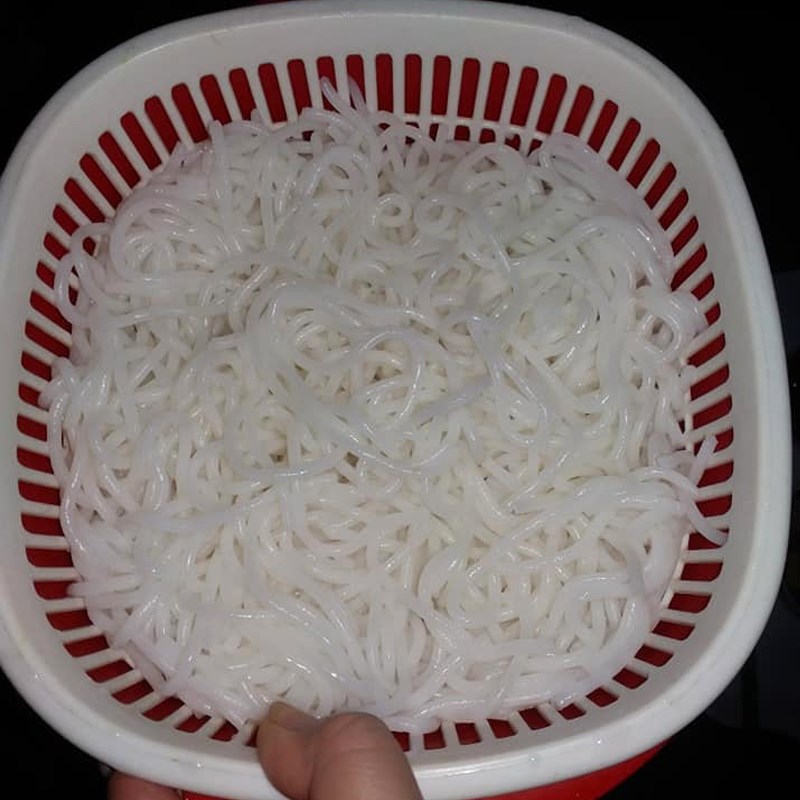 Bước 1 Sơ chế nguyên liệu Bánh canh nấm chay