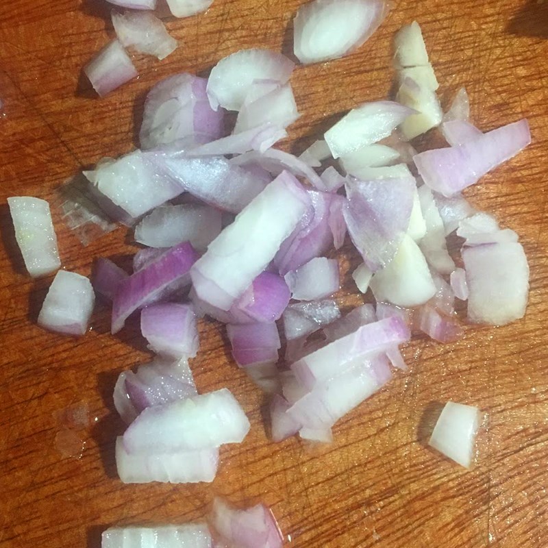 Bước 1 Sơ chế nguyên liệu Trứng xào cà chua