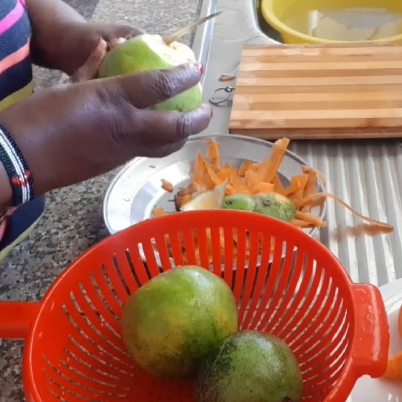 Bước 1 Sơ chế nguyên liệu Nước ép xà lách cam cà rốt