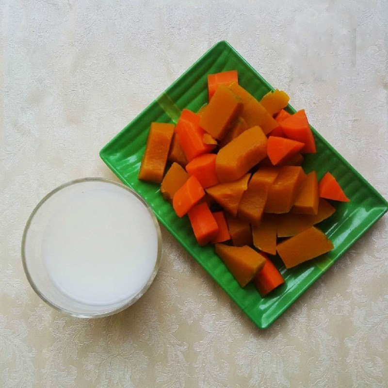 Bước 1 Sơ chế nguyên liệu Sinh tố bí đỏ cà rốt