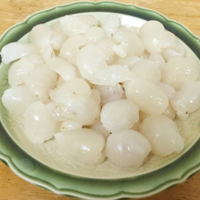 Bước 1 Sơ chế nguyên liệu Sinh tố vải mâm xôi cốt dừa