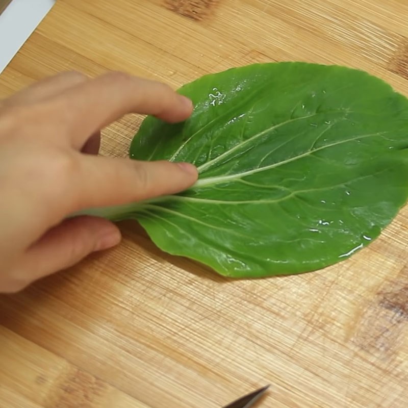 Bước 1 Sơ chế nguyên liệu Gà hấp cải thìa