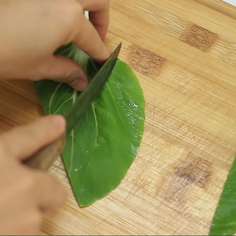 Bước 1 Sơ chế nguyên liệu Gà hấp cải thìa