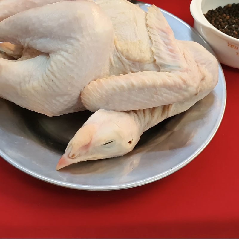 Bước 1 Sơ chế nguyên liệu Gà hấp tỏi