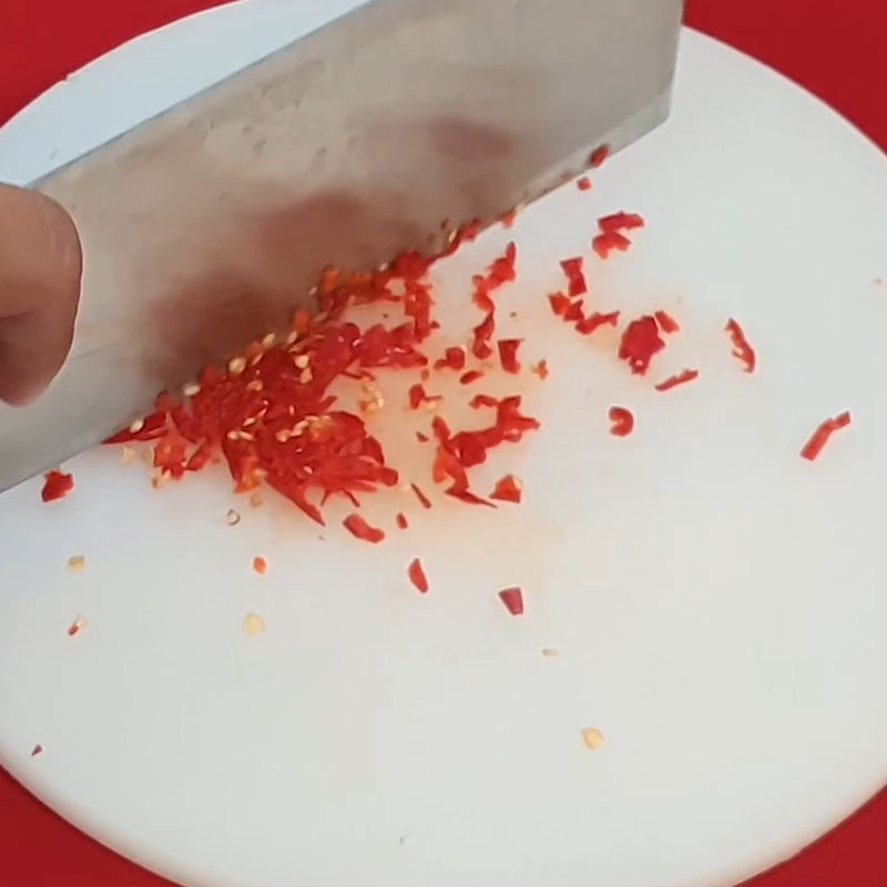 Bước 1 Sơ chế nguyên liệu Gà hấp tỏi