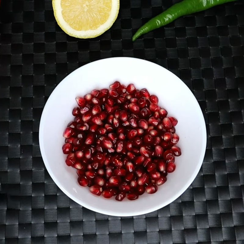 Bước 1 Sơ chế nguyên liệu Rocket salad dưa leo lựu