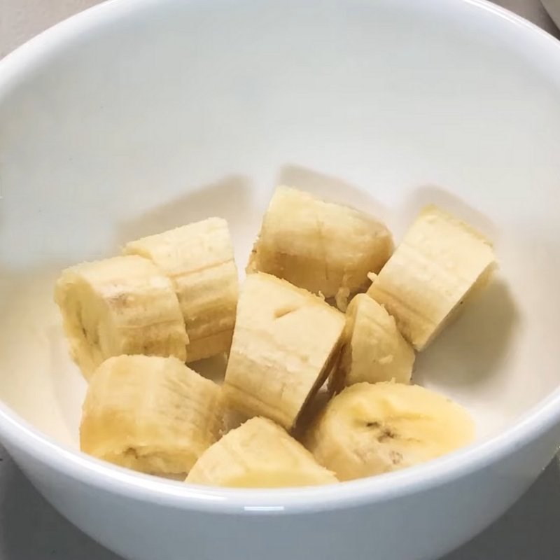 Bước 1 Sơ chế nguyên liệu Sinh tố dừa xoài chuối