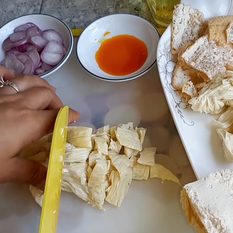 Bước 1 Sơ chế nguyên liệu Chả cua chay