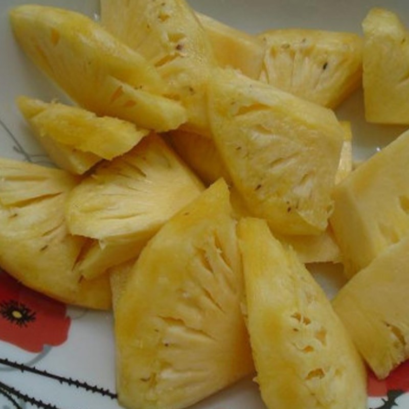 Bước 1 Sơ chế nguyên liệu Lòng bò xào dứa