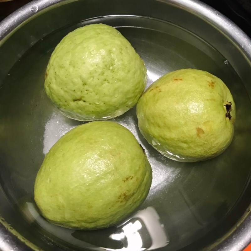 Bước 1 Sơ chế nguyên liệu Nước ép ổi