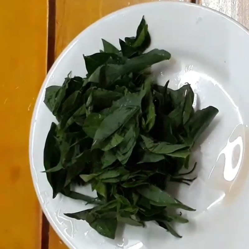 Bước 1 Sơ chế nguyên liệu Cháo cá lóc rau ngót