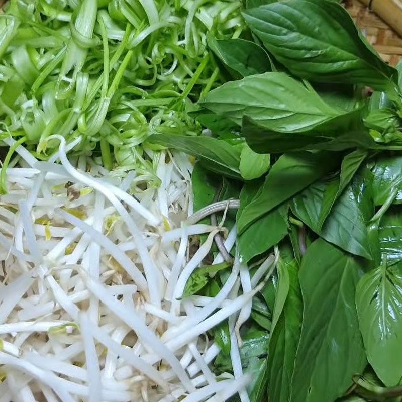 Bước 1 Sơ chế nguyên liệu Bún cá mòi hộp