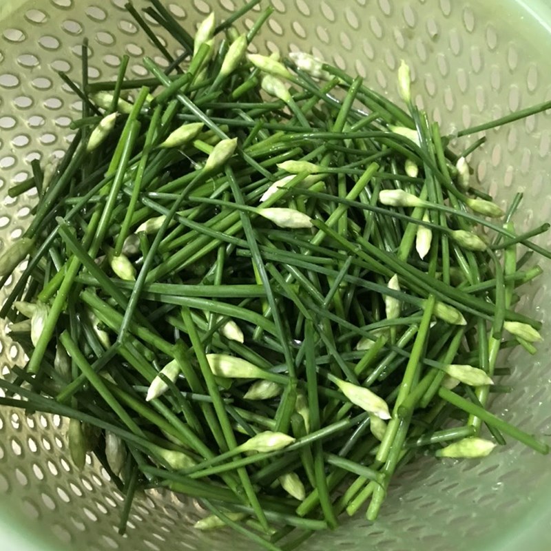 Bước 1 Sơ chế nguyên liệu Canh bông hẹ đậu hũ nấm
