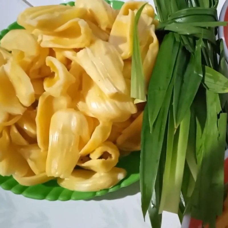Bước 1 Sơ chế nguyên liệu Chè mít đát thơm (dứa)