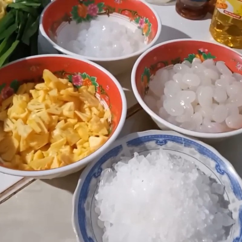 Bước 1 Sơ chế nguyên liệu Chè mít đát thơm (dứa)