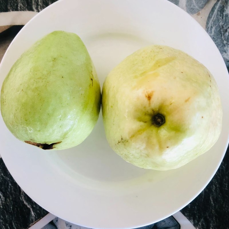 Bước 1 Sơ chế nguyên liệu Nước ép dưa hấu ổi