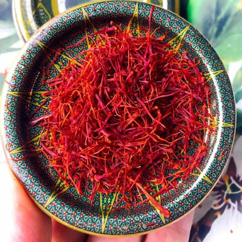 Bước 1 Sơ chế nguyên liệu Chè hạt sen táo đỏ