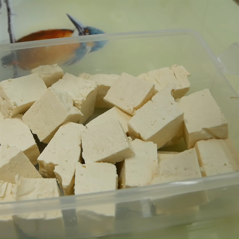 Bước 1 Sơ chế nguyên liệu Đậu hũ kho tương