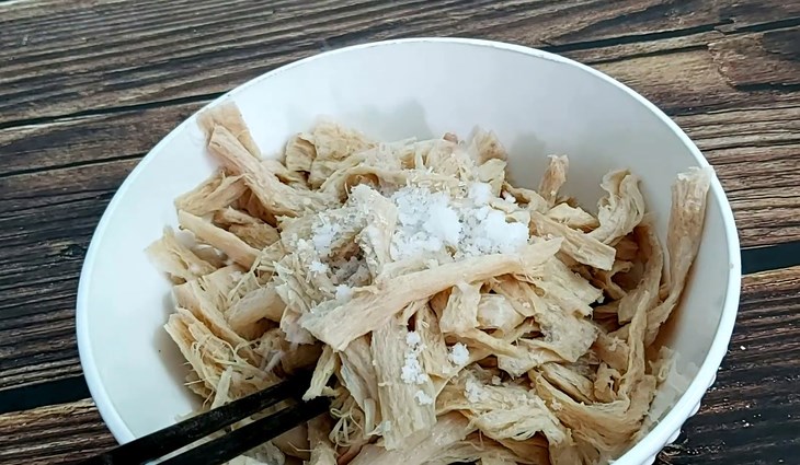 Bước 1 Sơ chế nguyên liệu Gỏi rau càng cua chay