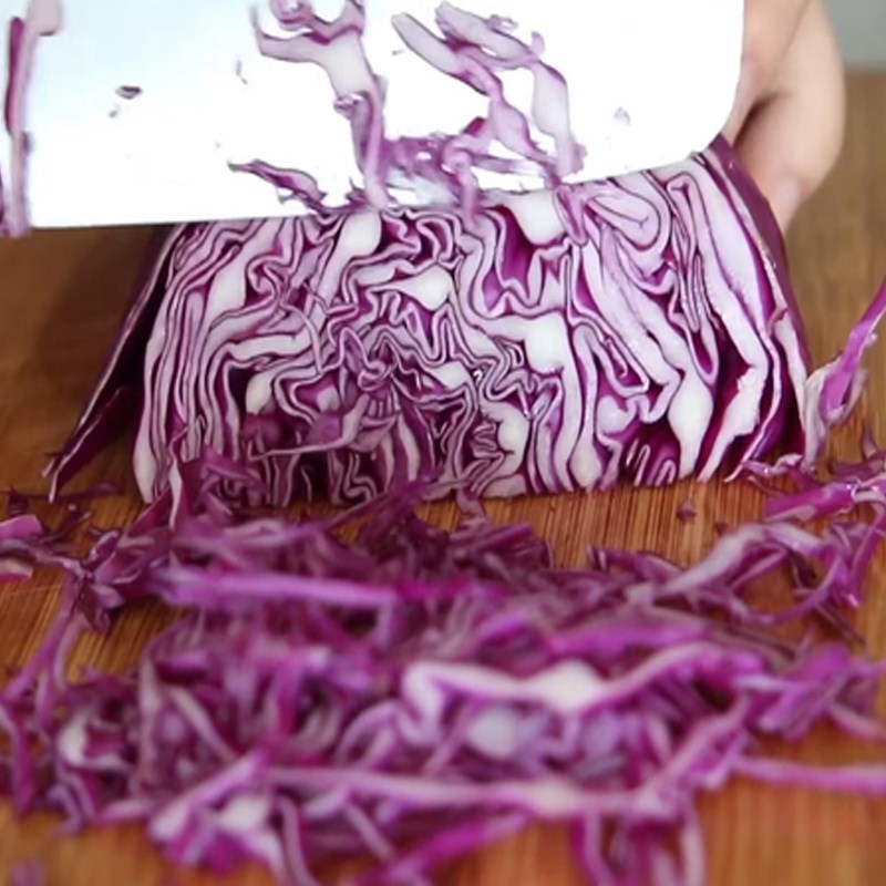 Bước 2 Sơ chế nguyên liệu khác Salad gà hạt óc chó