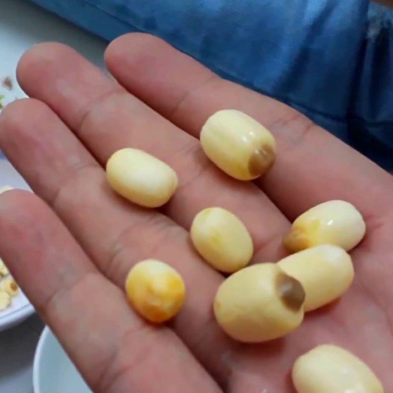 Bước 2 Sơ chế nguyên liệu khác Canh gà hạt sen
