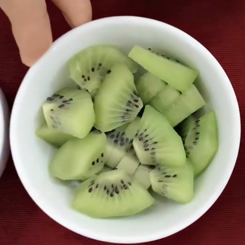 Bước 2 Sơ chế nguyên liệu khác Salad gà hạt óc chó