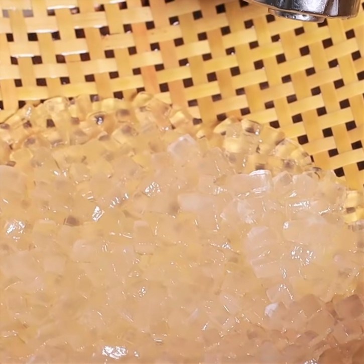 Bước 1 Sơ chế nha đam Sữa chua nha đam bằng nồi cơm điện
