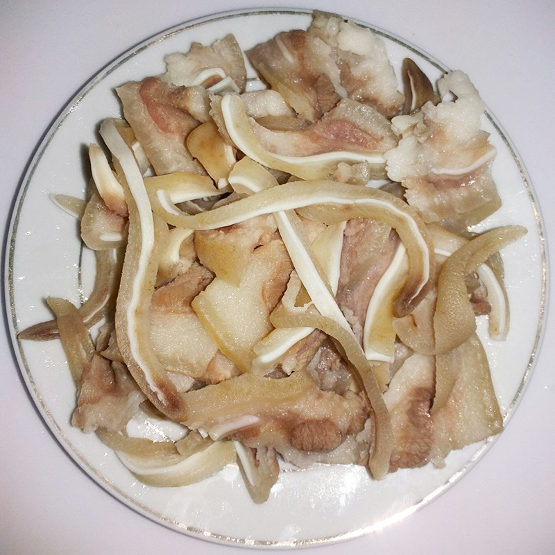 Bước 1 Sơ chế tai heo Gỏi (nộm) đu đủ tai heo