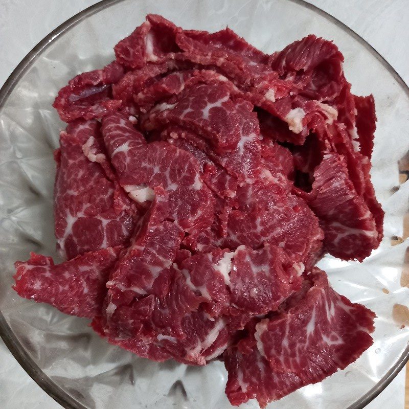 Bước 1 Sơ chế các nguyên liệu Bò nhúng nước dừa lá khổ qua rừng (công thức được chia sẻ từ người dùng)
