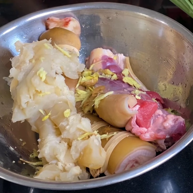 Bước 1 Sơ chế thịt bò Lẩu bò thập cẩm