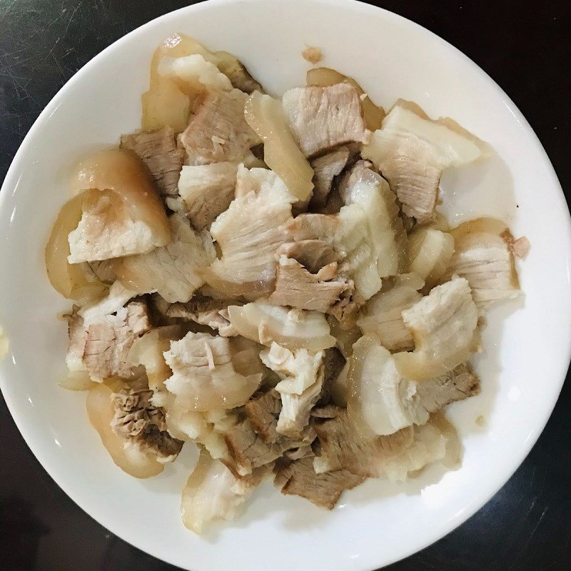 Bước 1 Sơ chế thịt heo Gỏi cuốn tôm thịt