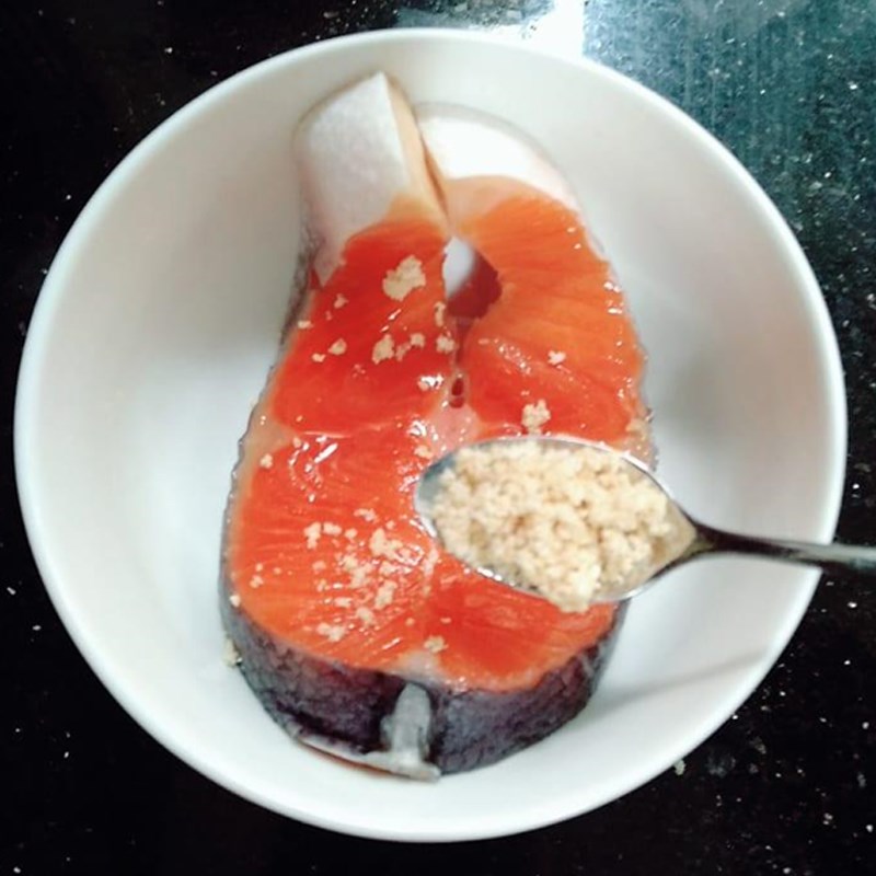 Bước 1 Sơ chế và hấp cá hồi Ruốc cá hồi (công thức chia sẻ từ người dùng)